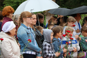 Торжественный митинг, посвященный  Дню памяти и скорби. Предоставлено Администрацией Кировского района