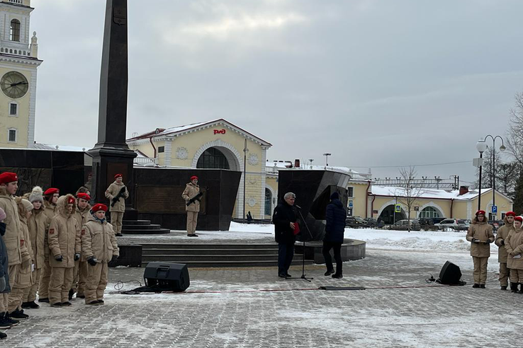 Ленинградцы отмечают День защитника Отечества