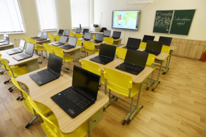 1 сентября в Буграх открылись сразу две просторные современные школы по 950 мест каждая