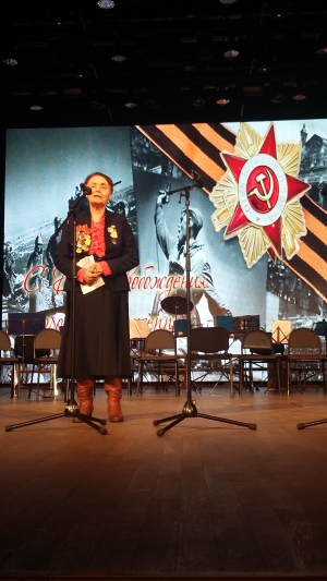 Кингисепп: Митинг-концерт, посвященный 74-й годовщине освобождения города Кингисеппа от фашистских захватчиков