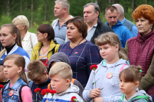 Торжественный митинг, посвященный  Дню памяти и скорби. Предоставлено Администрацией Кировского района