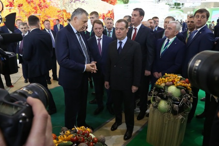 Дмитрий Медведев рекомендовал регионам использовать ленинградский опыт