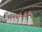 Луга: Праздничный концерт на Площади Мира