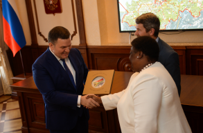 Встреча вице-губернатора Ленинградской области по внутренней политике с Чрезвычайным и Полномочным Послом ЮАР в РФ 