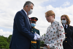 Участие губернатора Ленинградской области в праздничных мероприятиях, посвященных Дню России