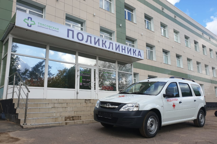 Больницы Ленинградской области получают новый сантранспорт