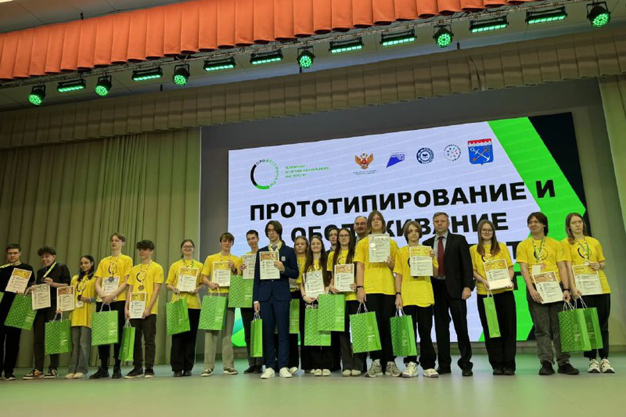 250 молодых профессионалов получат работу в Ленобласти