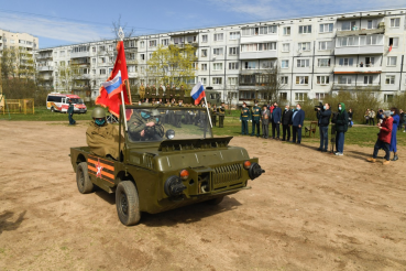 Герои-фронтовики приняли персональный военный парад 