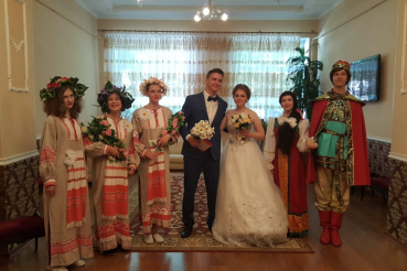 Самым крепким семьям области вручили медали