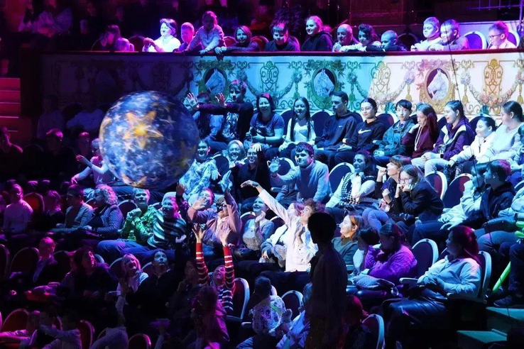 Для ленинградских детей начались губернаторские ёлки