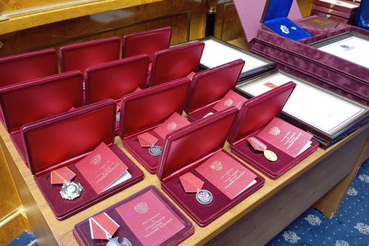 Награды — ленинградцам