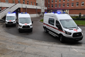 Передача автомашин скорой помощи в медицинские учреждения Ленинградской области