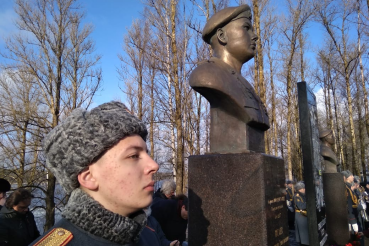 Гвардейцам всех поколений 