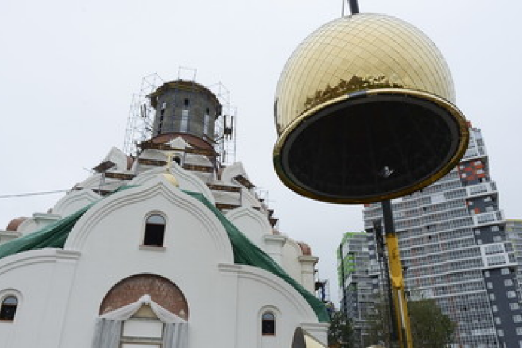 Самый крупный новый храм области обрёл купол и крест