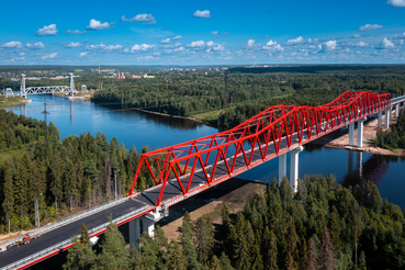 НАЦПРОЕКТЫ: Свирский мост в Подпорожье оделся в асфальт