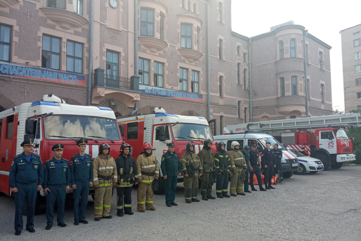 В области стартовали комплексные учения спасателей и пожарных