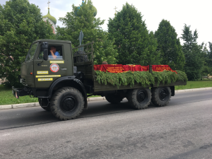 Церемония возложения цветов, перезахоронение останков советских воинов, погибших в годы Великой Отечественной войны, город Тихвин. Предоставлено Администрацией Тихвинского района