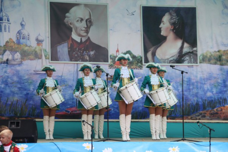 Ленинградцы проводят лето яркими фестивалями 