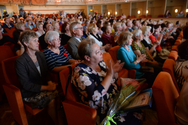 Награды — ленинградцам с добрым сердцем