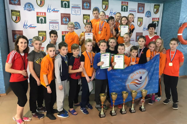 Волховские пловцы взяли золото