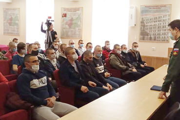 Ленинградские призывники отправляются к месту службы