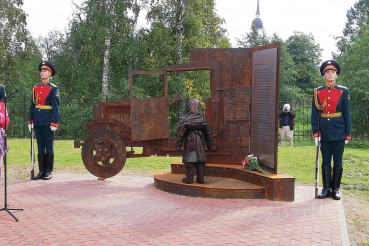 Ленинградская область увековечила память о блокадных водителях