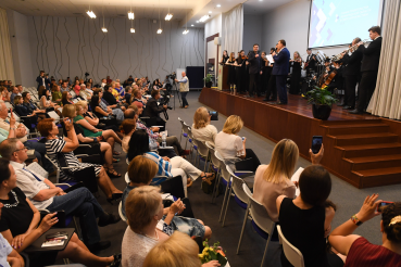 Журналисты получили премии правительства региона