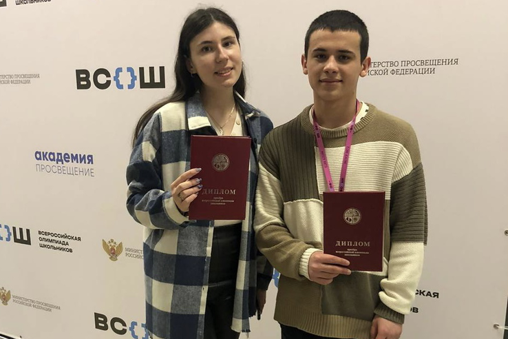 Ленинградские школьники — призеры Олимпиады по литературе