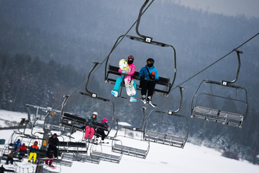 Туристы выбирают ленинградский олудь, крендель и горнолыжные склоны