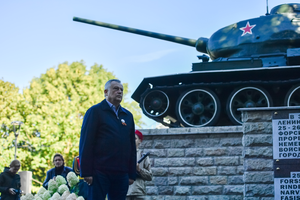 Торжественное открытие памятника танку Т-34