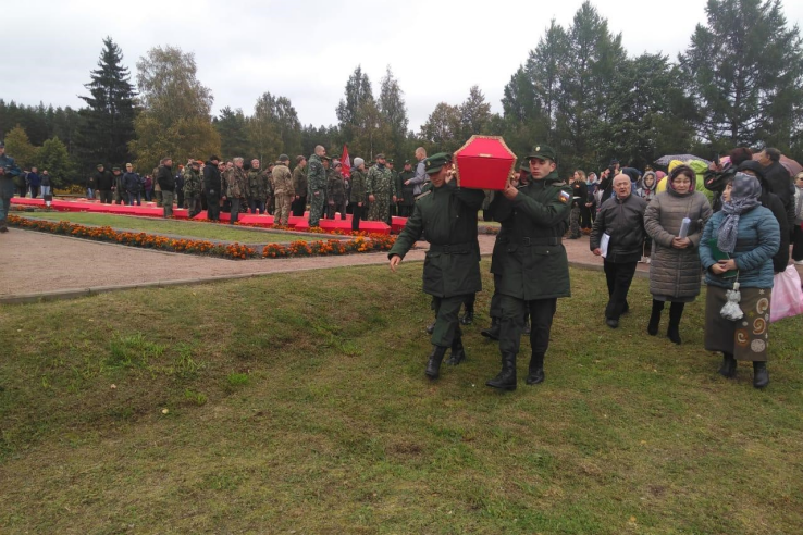 В области продолжаются перезахоронения героев Великой Отечественной