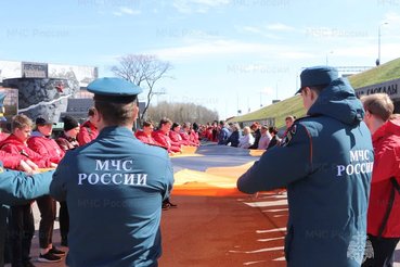 В Ленобласти развернули 300-метровую Георгиевскую ленту