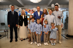 Передача автомобилей многодетным семьям