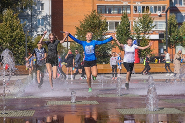 Парашюты, марафоны, волейбол: спортивные выходные в Ленобласти