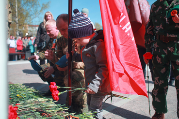 «Флаги Победы» и «Бессмертный автополк» ― ленинградцы поддержали памятные акции ко Дню Победы