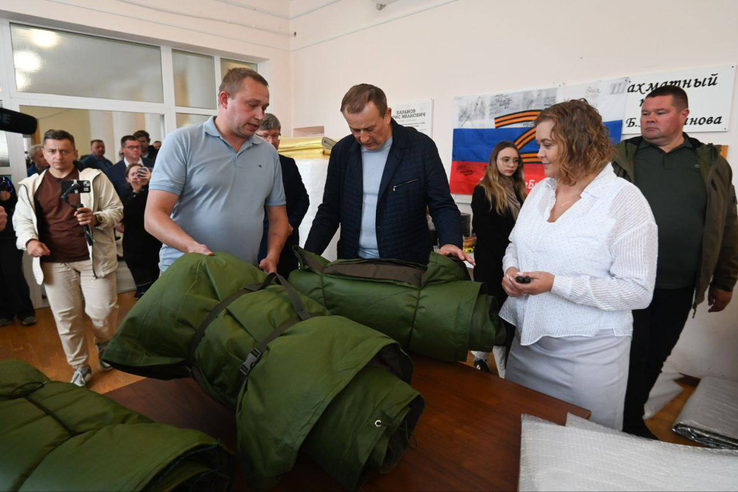 Ленобласть — фронту