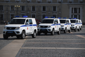 Торжественная церемония передачи служебных автомобилей сотрудникам ГУ МВД по Санкт-Петербургу и Ленинградской области