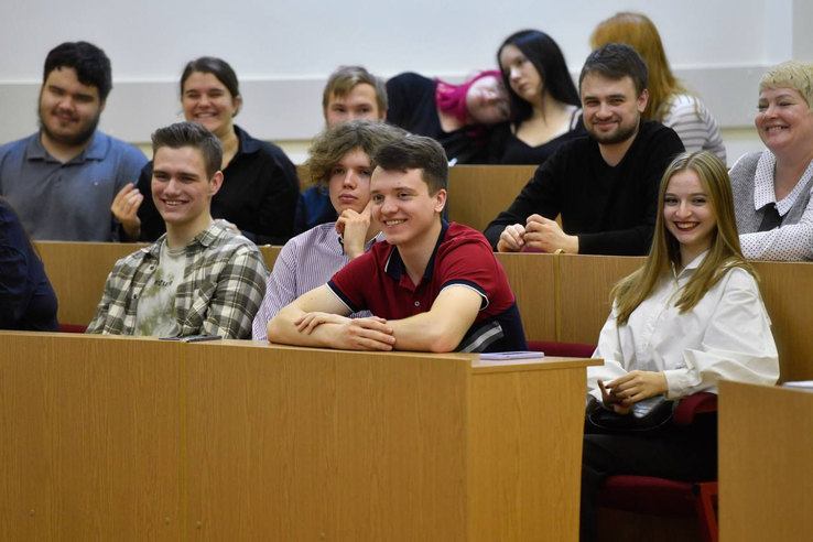 Поддержка стипендией студентов с инвалидностью в Ленобласти