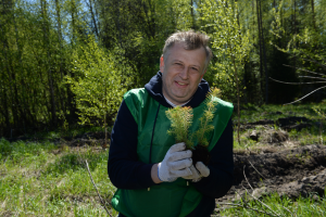 А.Ю.Дрозденко принял участие в во Всероссийском дне посадки леса в Черновском участковом лесничестве Сланцевского района