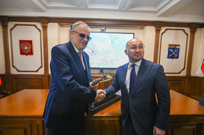 Встреча губернатора Ленинградской области с Чрезвычайным и Полномочным Послом Республики Казахстан в России
