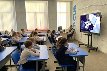 Урок цифры: Ленинградские школьники изучают кибербезопасность космического уровня