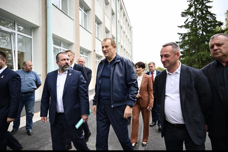Ульяновскую школу №1 на «отлично» оценил Александр Дрозденко
