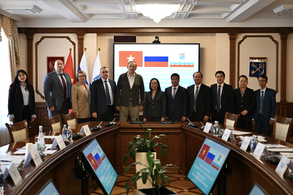 Рабочая встреча Губернатора с Председателем Народного совета провинции Лангшон Социалистической Республики Вьетнам госпожой Доан Тхи Хау