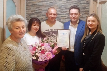 Семья с тройней из Ивангорода получила сертификат на жилье