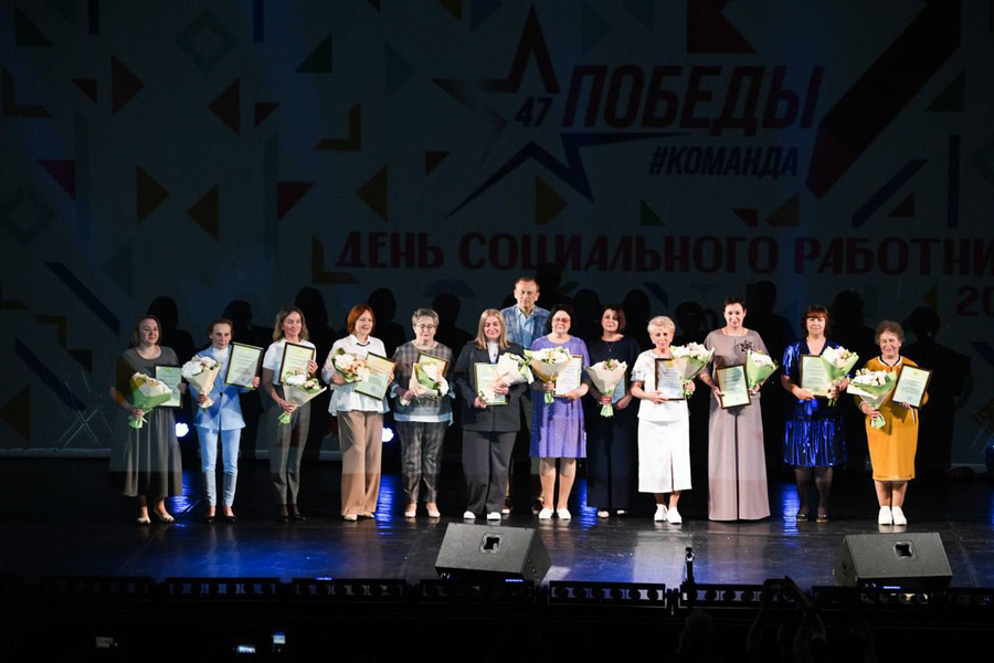 Ленобласть чествует соцработников