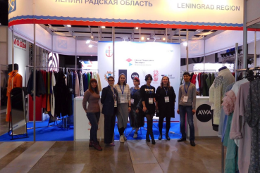 Область представила модные кокошники и кружево