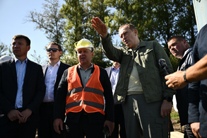 Губернатор проверил ход работ демонтажа старого моста Строителей