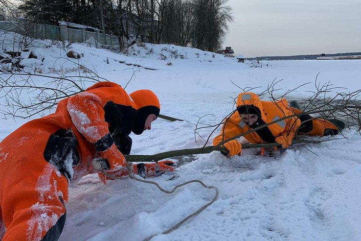 Областные спасатели напоминают об опасности выхода на лёд