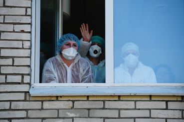 Область благодарит медиков