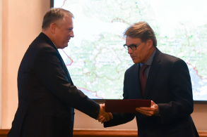 Встреча губернатора Ленинградской области Александра Дрозденко с министром энергетики США Риком Перри